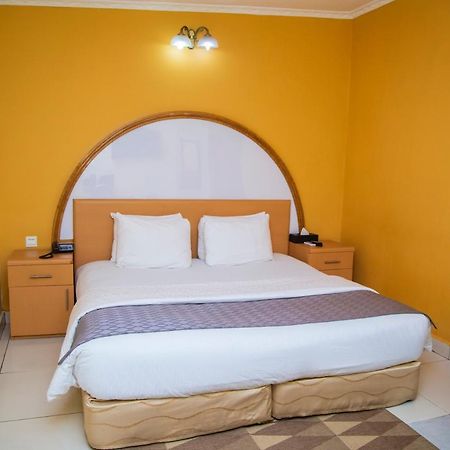 Airside Hotel Akra Dış mekan fotoğraf