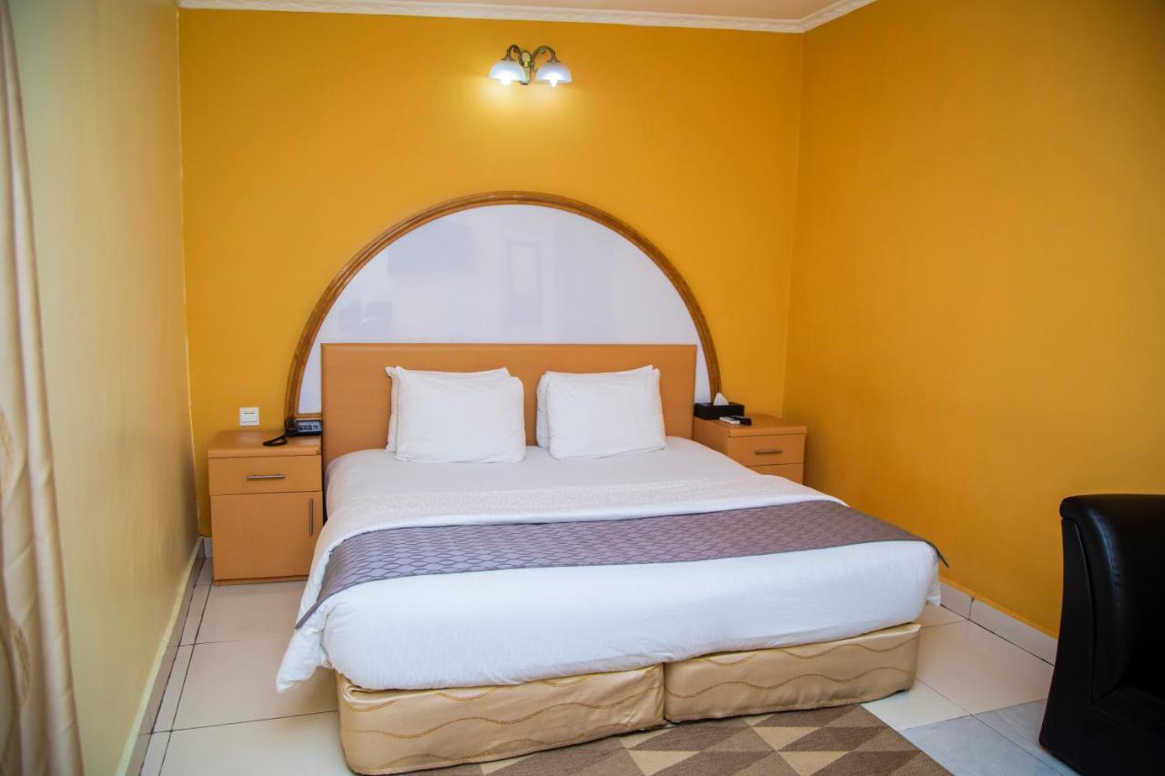 Airside Hotel Akra Dış mekan fotoğraf