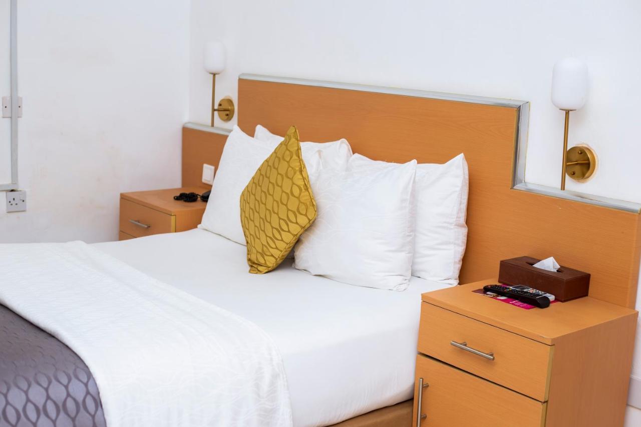 Airside Hotel Akra Dış mekan fotoğraf