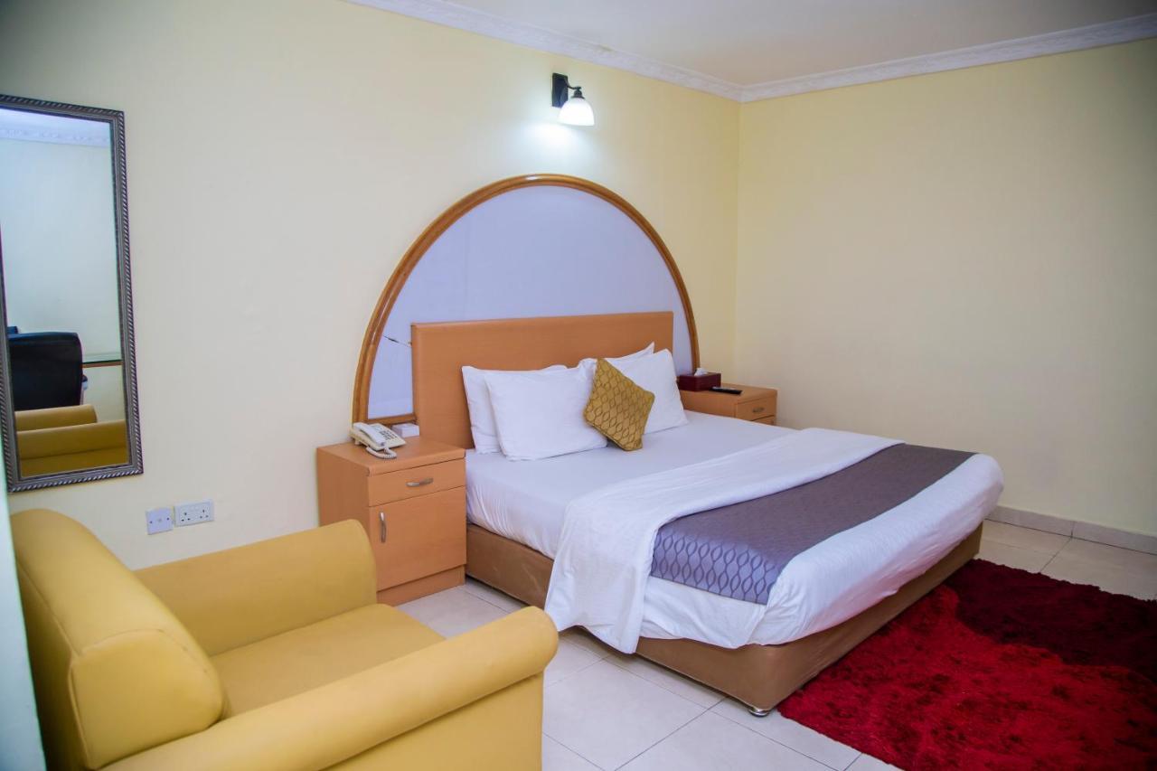 Airside Hotel Akra Dış mekan fotoğraf