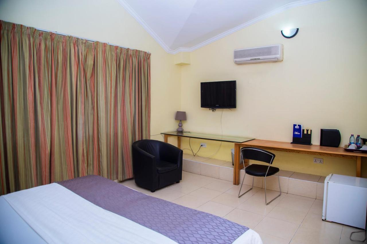 Airside Hotel Akra Dış mekan fotoğraf