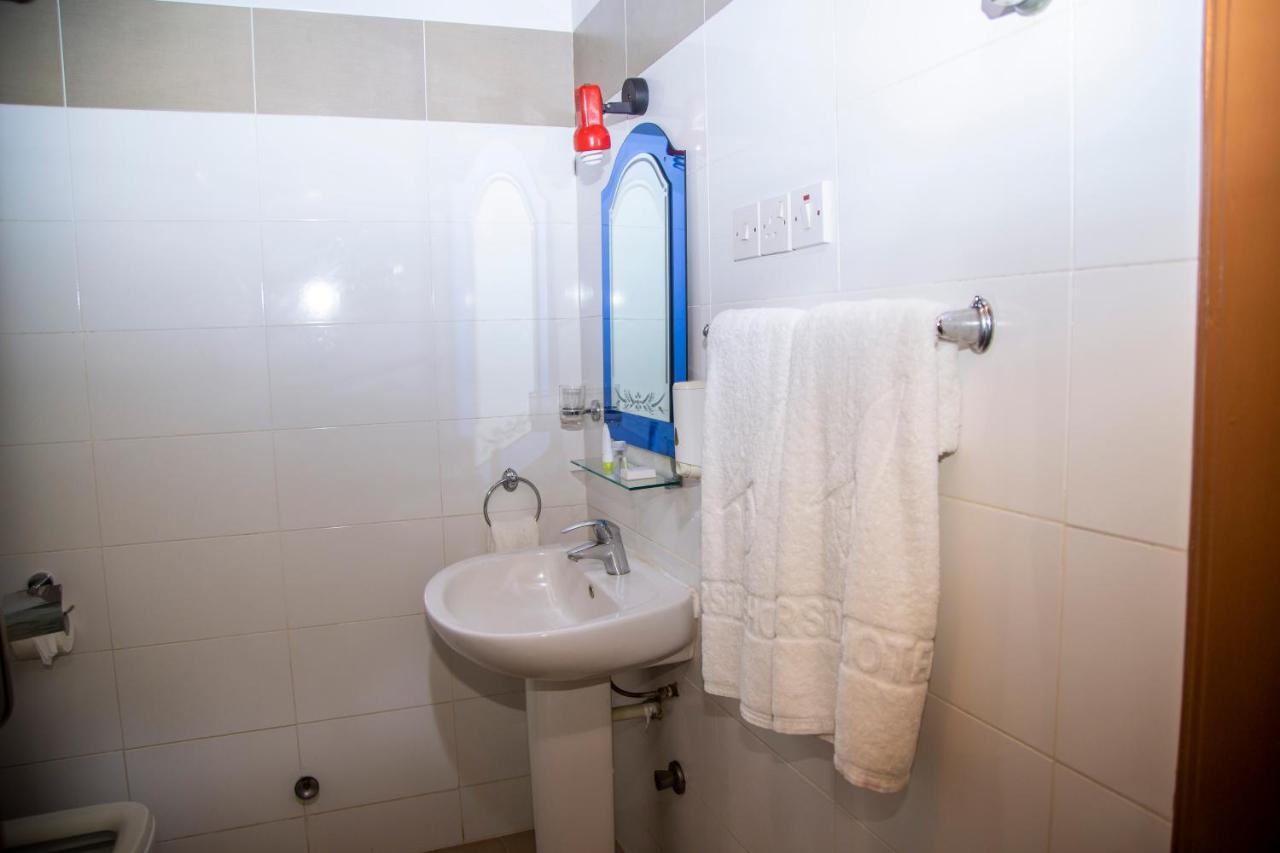 Airside Hotel Akra Dış mekan fotoğraf