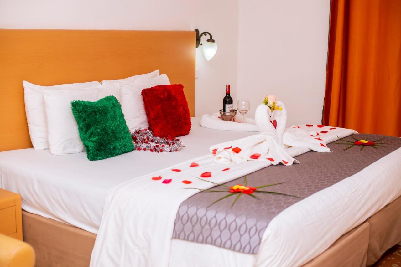 Airside Hotel Akra Dış mekan fotoğraf